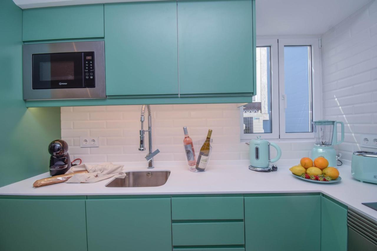 Central & Stylish 2 Bedroom Apartment W/ Balcony Cascais Exterior foto